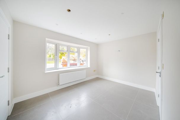 4 bedroom semi-detached house to rent - Photo 1