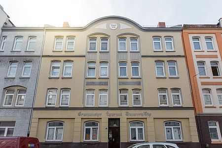 Frisch renovierte 3-Zimmer-Wohnung mit Terrasse in Bremerhaven-Lehe! - Foto 4