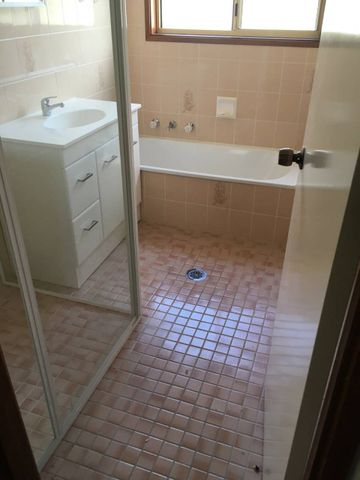 LOW MAINTENANCE, CENTRAL CONVENIENCE - Photo 5