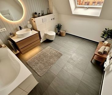 Sanierte 4-Raum-Maisonettewohnung mit Dachterrasse - Foto 1