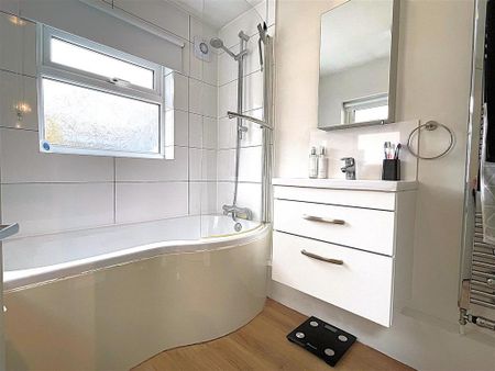 2 bedroom terraced house to rent - Photo 4