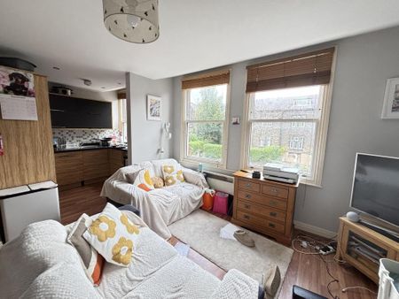 1 bedroom flat to rent - Photo 2