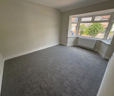 Bourne View, Greenford - Photo 4