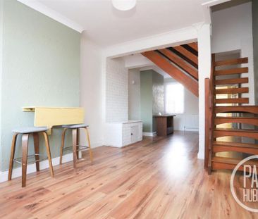 3 bedroom terraced house to rent - Photo 5