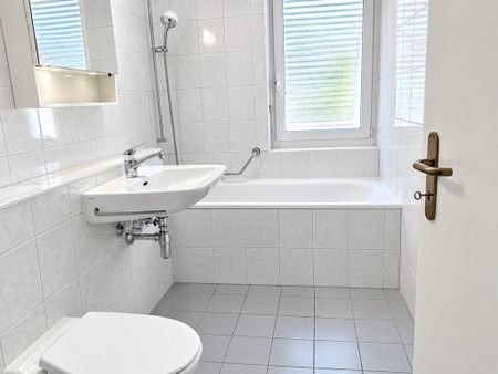 Ottima posizione vicino scuole, negozi e mezzi pubblici - Foto 3