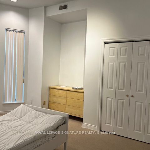 For Lease - 208 Carlton Street Unit# Main, Toronto, Ontario - Photo 1