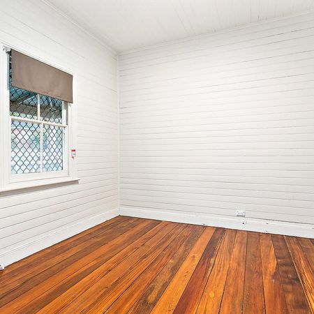 Older style neat and tidy three bedroom home - Photo 3