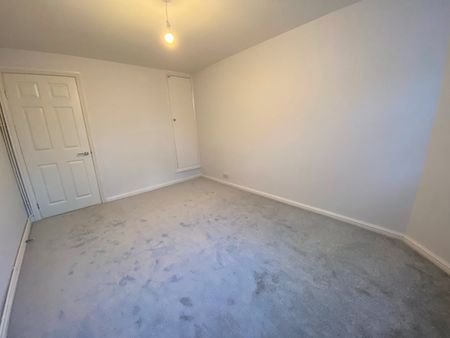 2 Bed Flat, Leamington Park, W3 - Photo 5