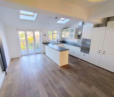 3 bedroom semi-detached house to rent - Photo 6