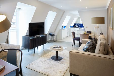 A Luxury One-Bedroom Serviced Apartment in Bank, London EC4M - Photo 2