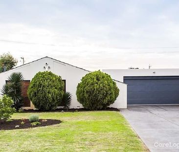 21 Avocet Road, Stirling WA 6021 - Photo 6