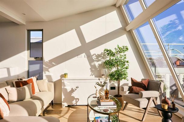 2 bedroom houseboat to rent - Photo 1