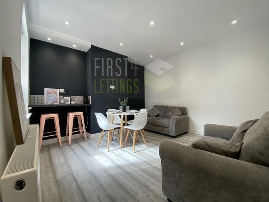 4 bedroom terraced house to rent - Photo 1