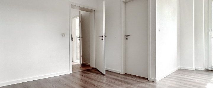 BEGEHRTE TRAUMLAGE | HELLE, GROßE WOHNUNG MIT BALKON - Photo 1