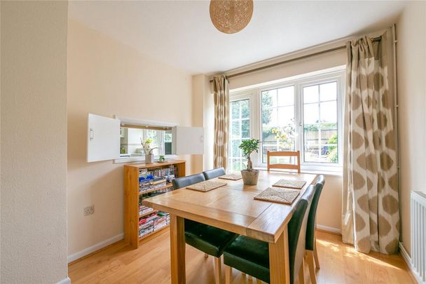 3 bedroom end of terrace house to rent - Photo 1