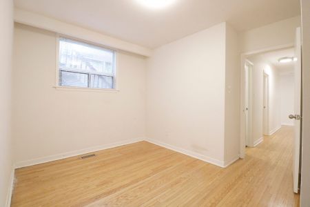 For Lease - 866 Davenport Road Unit# Main, Toronto, Ontario - Photo 3