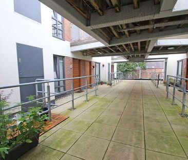 Flixton Road, Urmston, Manchester, M41 - Photo 6