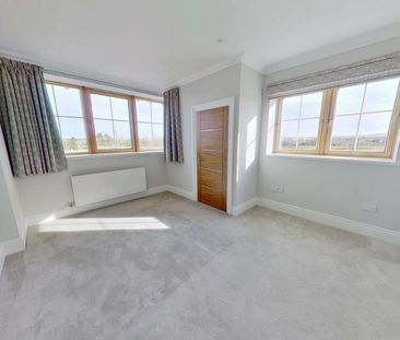 5 bedroom detached house to rent - Photo 3