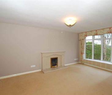 38 Glenariff Drive, Glen Road, Comber, BT23 5HA - Photo 2