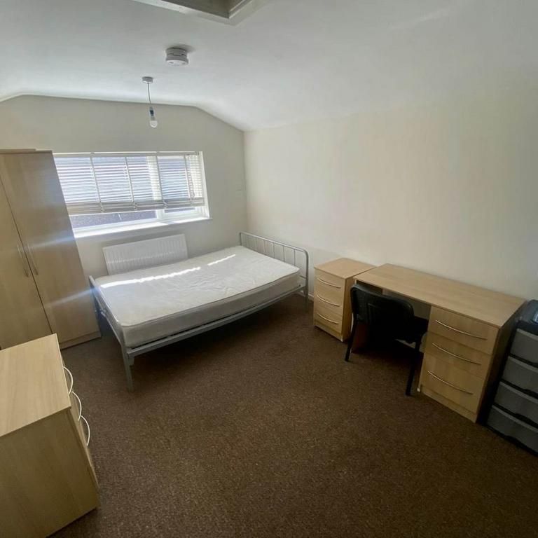 5 bedroom house to rent - Photo 1