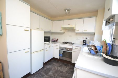 References Pending - 2 bed Semi-Detached House - Photo 5