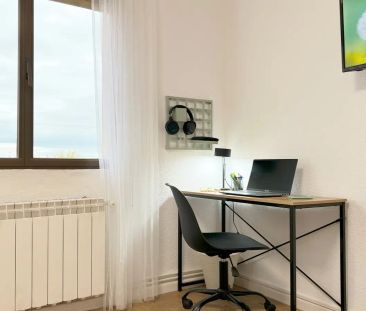 Room in a shared 5-bedroom apartment for rent in Pueblo Nuevo, all bills included - Foto 3