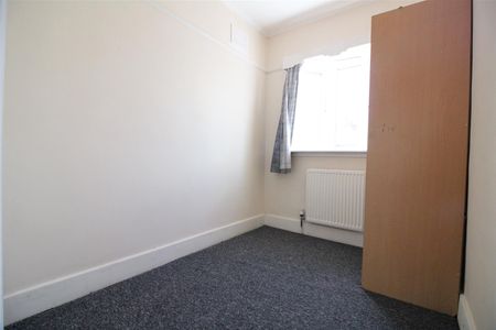 Meadow Road, Feltham - Photo 3