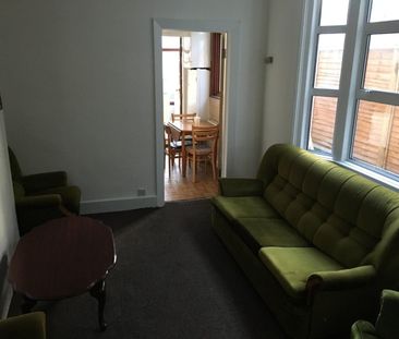 Room in a Shared House, Ruckholt Road, E15 - Photo 1