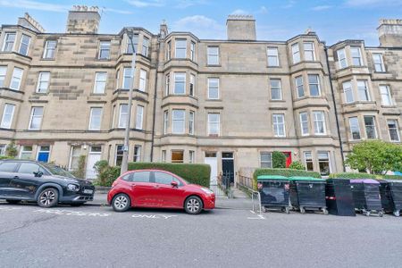 3 bedroom flat to rent - Photo 3