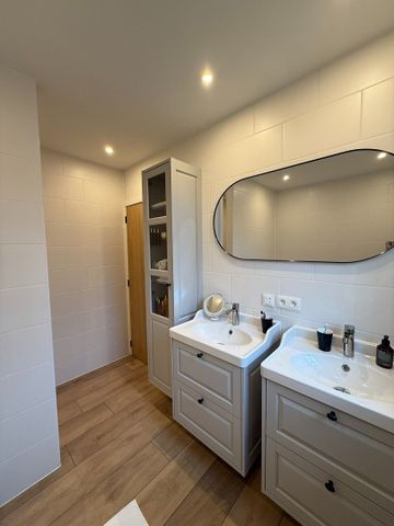 Prachtig instapklare woning met 3 slaapkamers en grote tuin te Leopoldsburg. - Photo 5