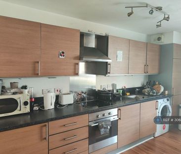 2 bedroom flat to rent - Photo 5