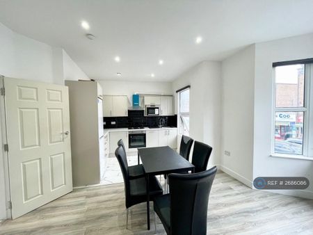 2 bedroom maisonette to rent - Photo 5