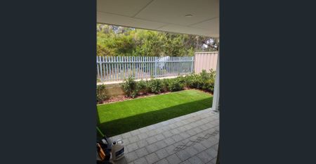 Charming 2 x 1 Home in Peaceful Meadow Springs Location - Photo 5