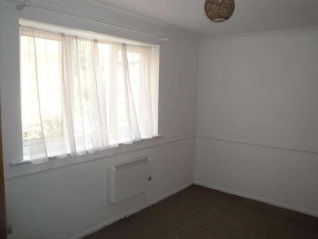 Avenue Road, Chadwell Heath, RM6 - Photo 3