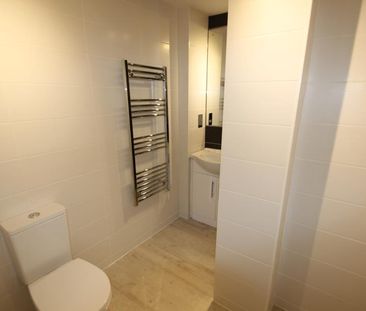 High Street, Woking, Surrey, GU21 - Photo 3