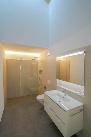 2.5 Zimmer, 72 m², 2. Stock - Photo 4