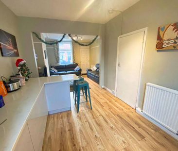4 bedroom house share to rent - Photo 3