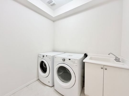 For Lease - 219 Elyse Court, Aurora, Ontario - Photo 1