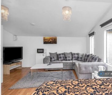 Studio to rent - Photo 3