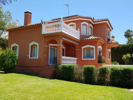 Luxury 5 room Detached House for rent in Mijas, Spain - Photo 5