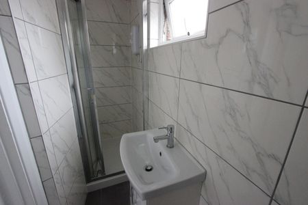 Studio Flat, St. Michael's Terrace, N22 - Photo 5