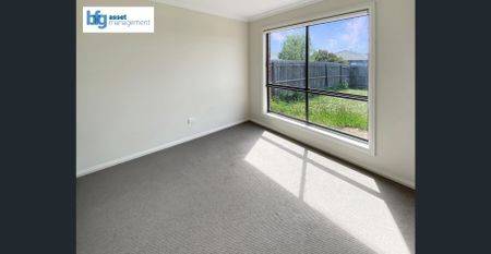 Modern & Spacious 4 Bedroom Home with Double Lock-Up Garage! - Photo 5