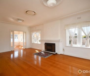 Large Family home in a prime location - Photo 3