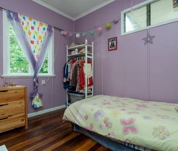 CHARMING FAMILY HOME IN GRACEVILLE - Photo 6