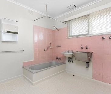 4/113 Buckley Street, Essendon VIC 3040 - Photo 5