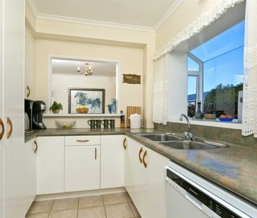 Privacy and sun in the heart of Milford - available now! - Photo 6