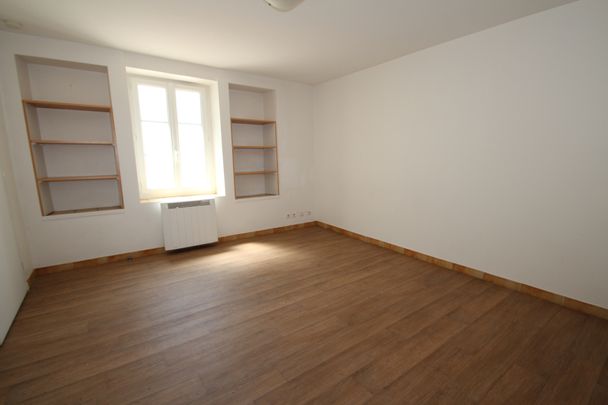 Location Appartement 2 pièces 35m² CERCY LA TOUR 58340 - Photo 1