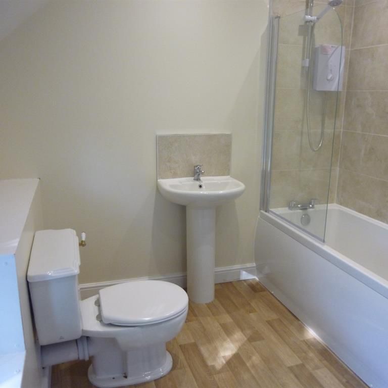 2 bedroom semi-detached house to rent - Photo 1
