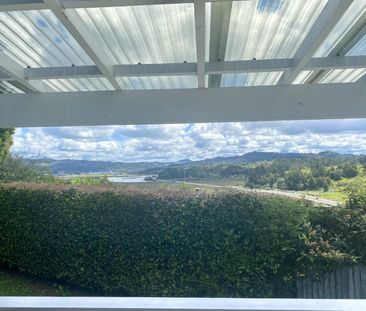 Bright harbour home - Photo 5