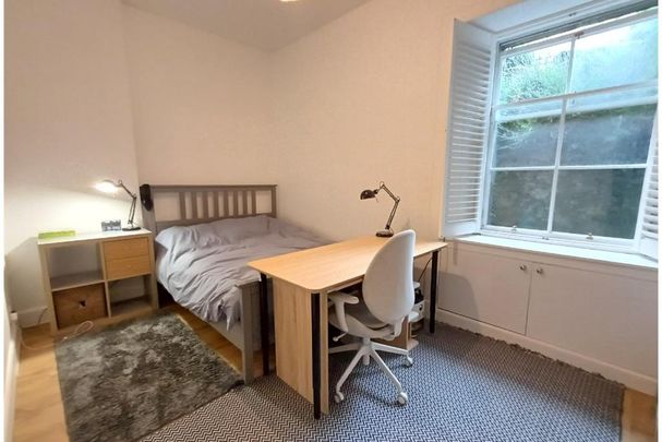 2 bed flat for rent in The Meadows - Photo 1